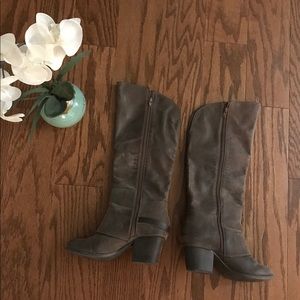 Fergalicious Lexy Boot in Taupe